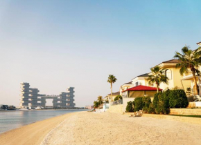 Luxe 4BR Villa on Palm Jumeirah with Beach Access